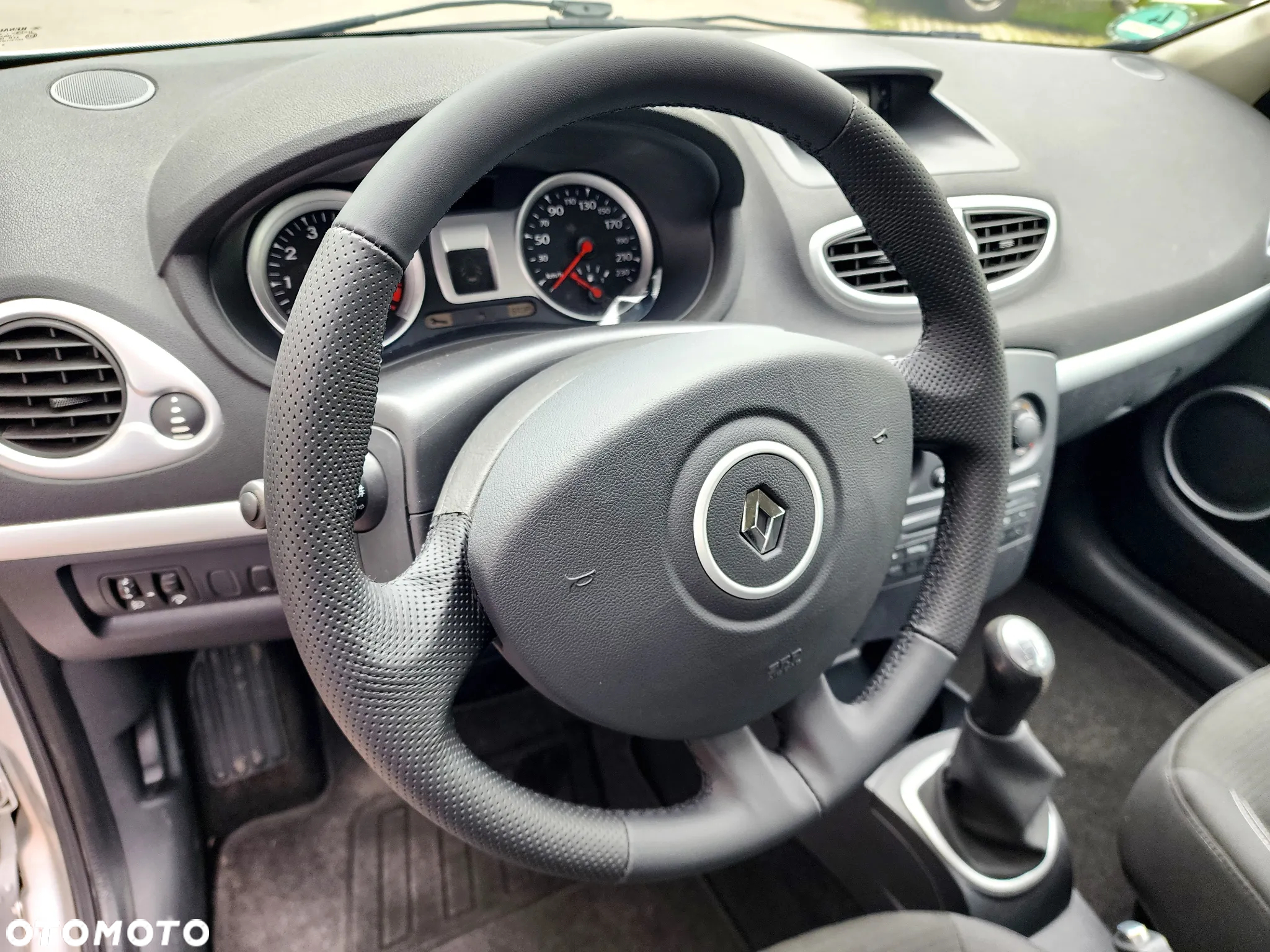 Renault Clio - 23
