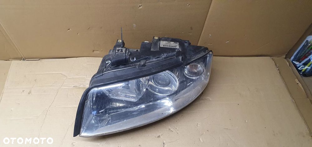 Lampa lewy przód przednia lewa Audi A4 B6 8E0941003F - 2