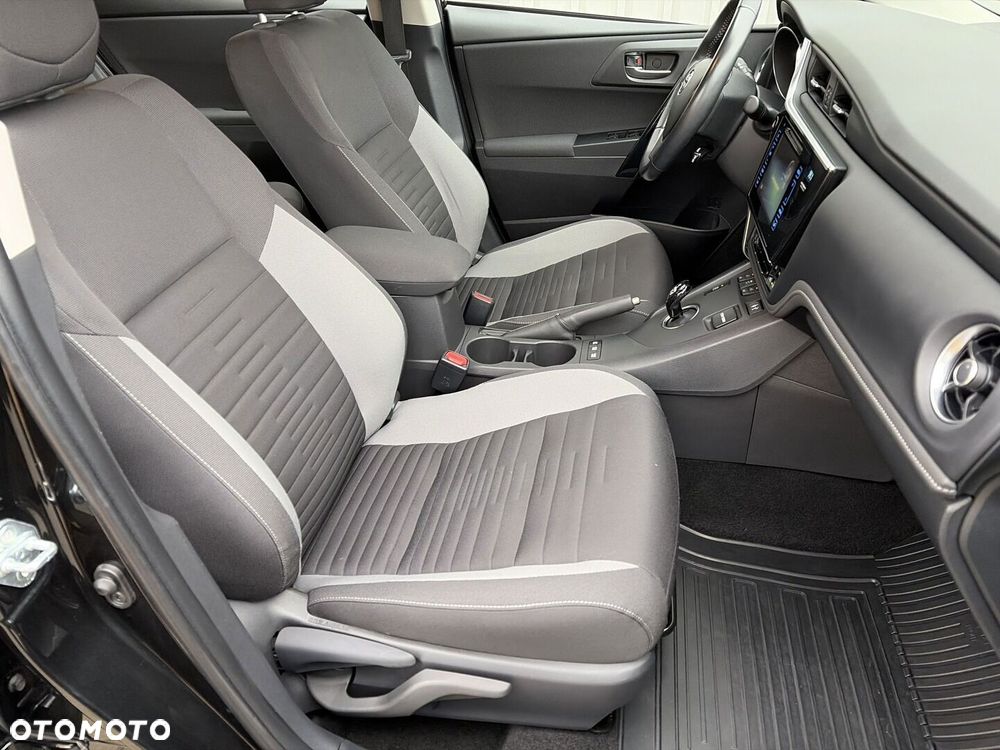 Toyota Auris - 8