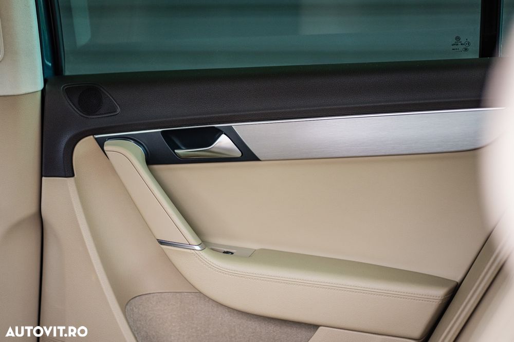 Volkswagen Passat - 14