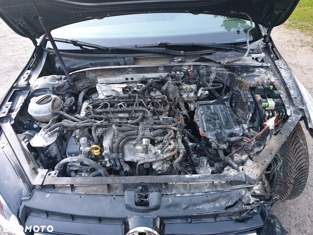 Volkswagen Golf 1.6 TDI BlueMotion Comfortline - 9