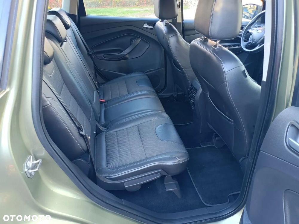 Ford Kuga 1.6 EcoBoost 2x4 Titanium - 25