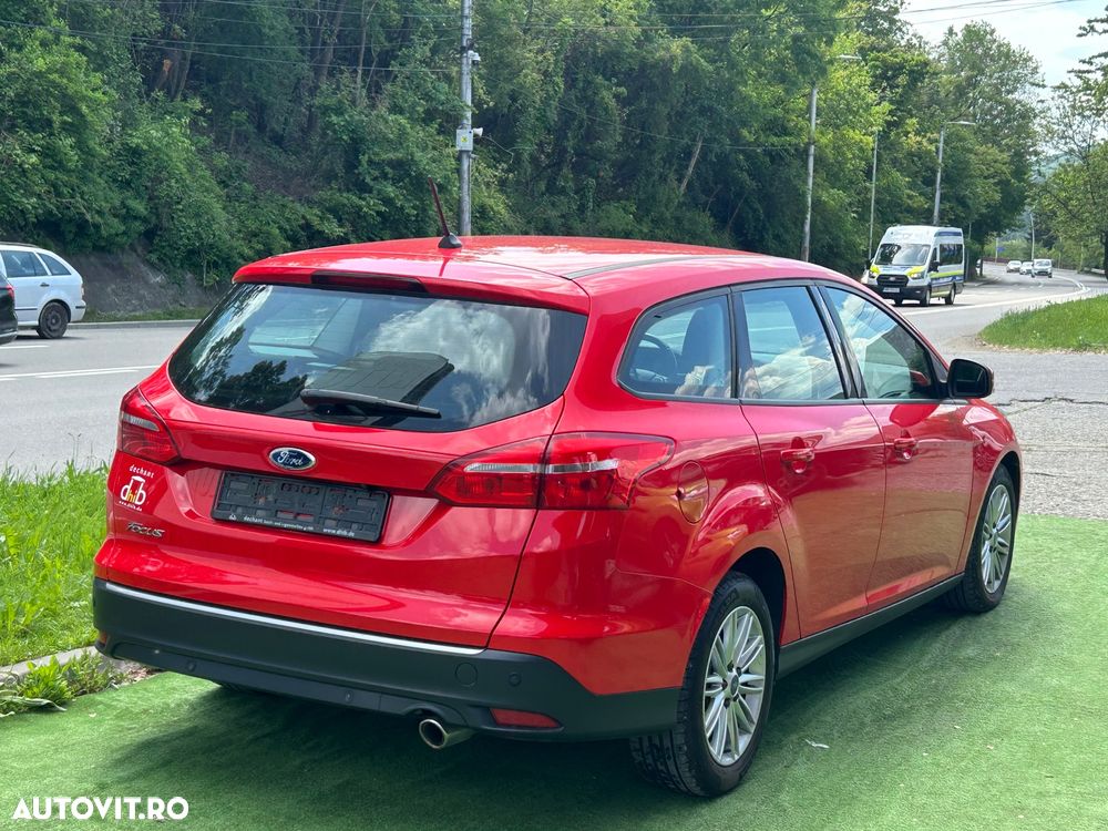 Ford Focus - 10