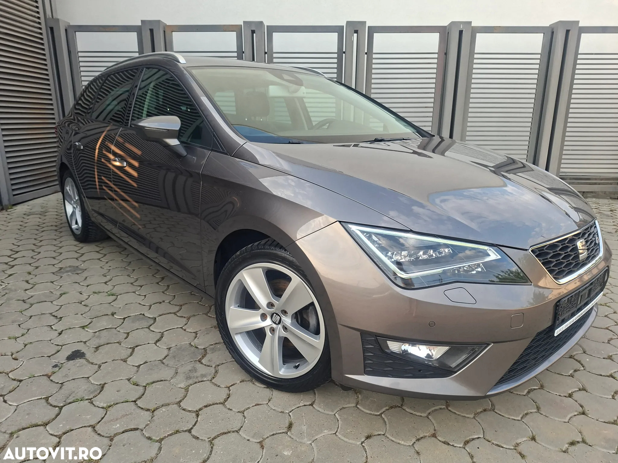 Seat Leon ST 2.0 TDI Start&Stop DSG FR - 35