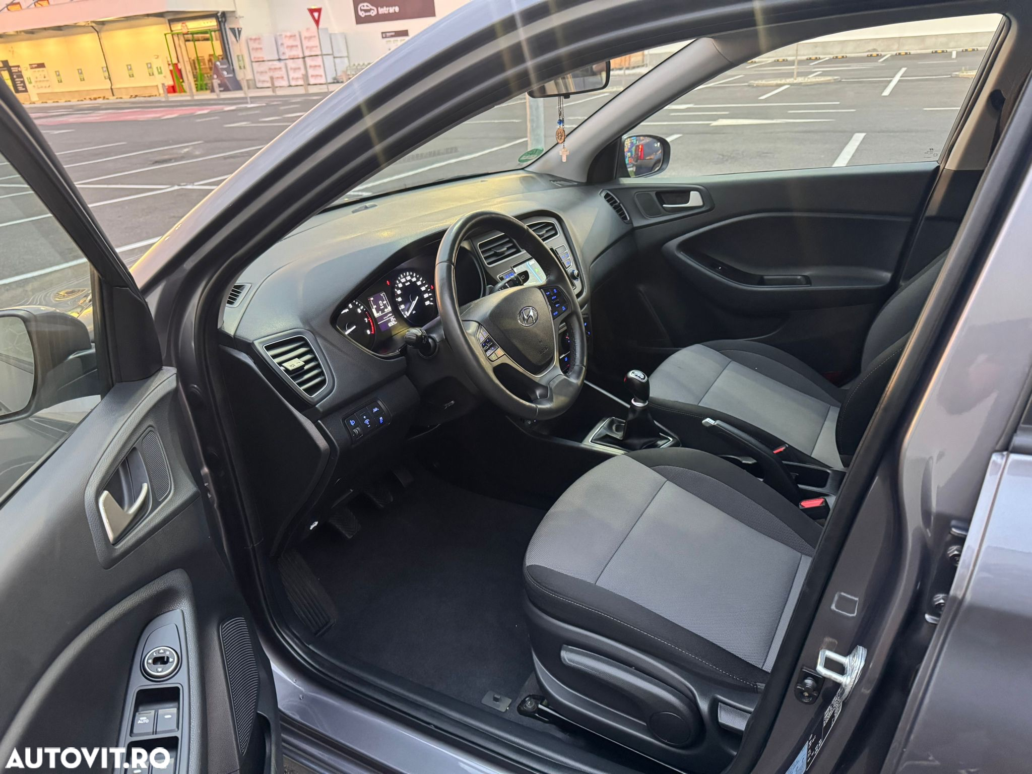 Hyundai i20 blue 1.4 Active Pure - 25