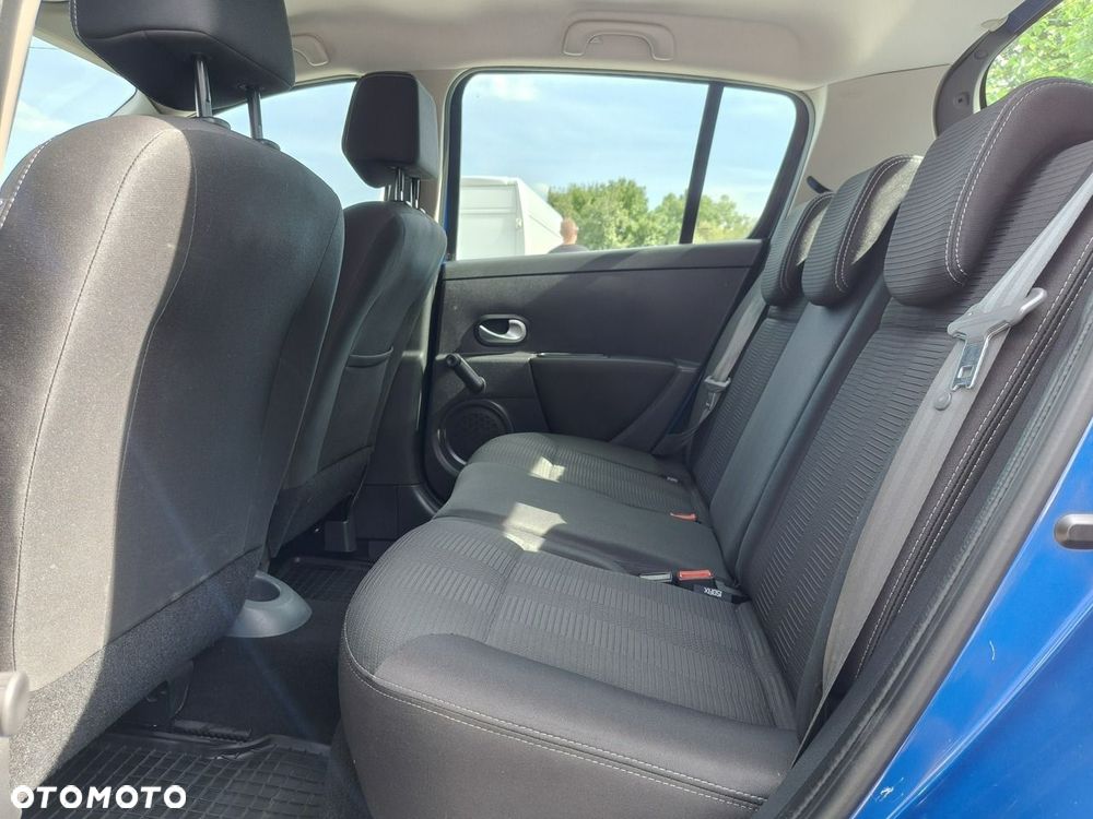 Renault Clio - 25