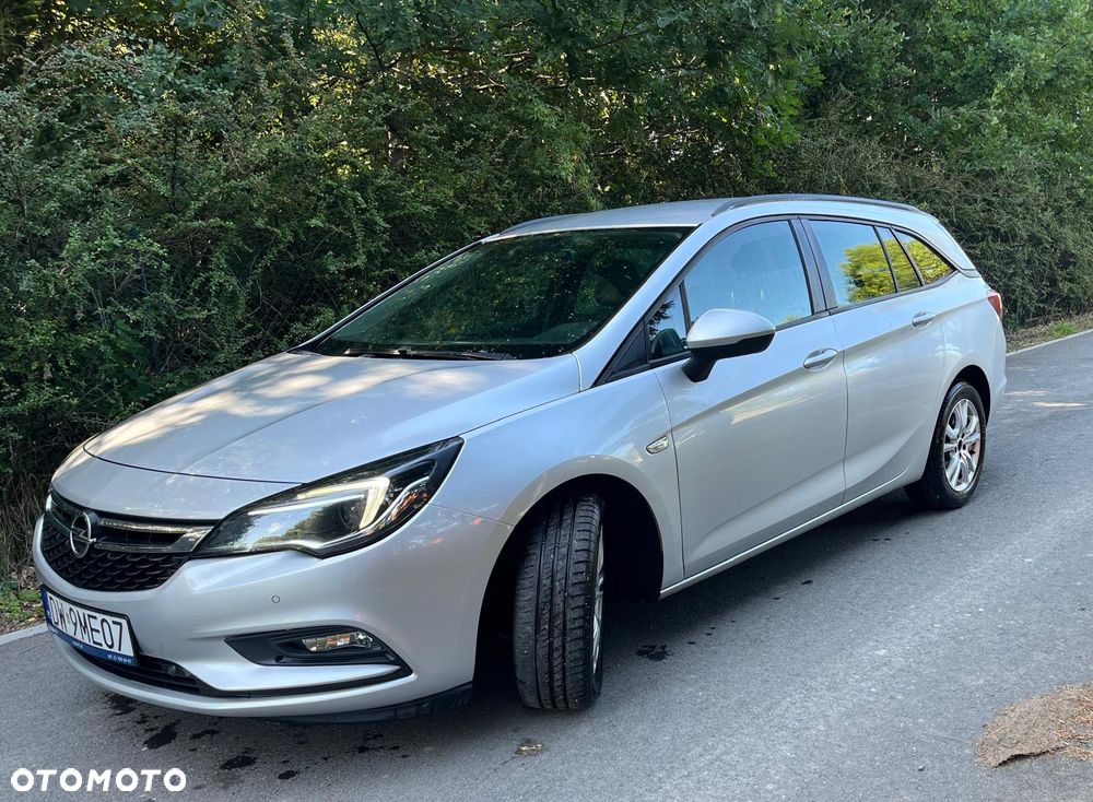 Opel Astra 1.6 CDTI Enjoy - 11