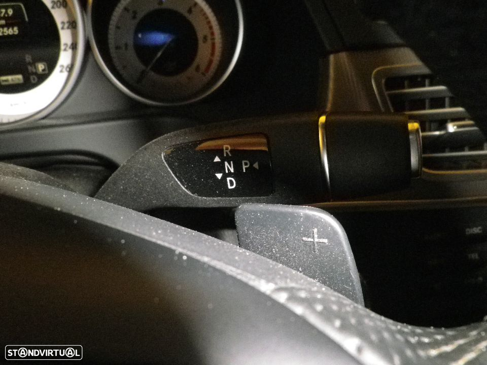 Mercedes-Benz E 300 Bluetec Hybrid Avantgarde - 37