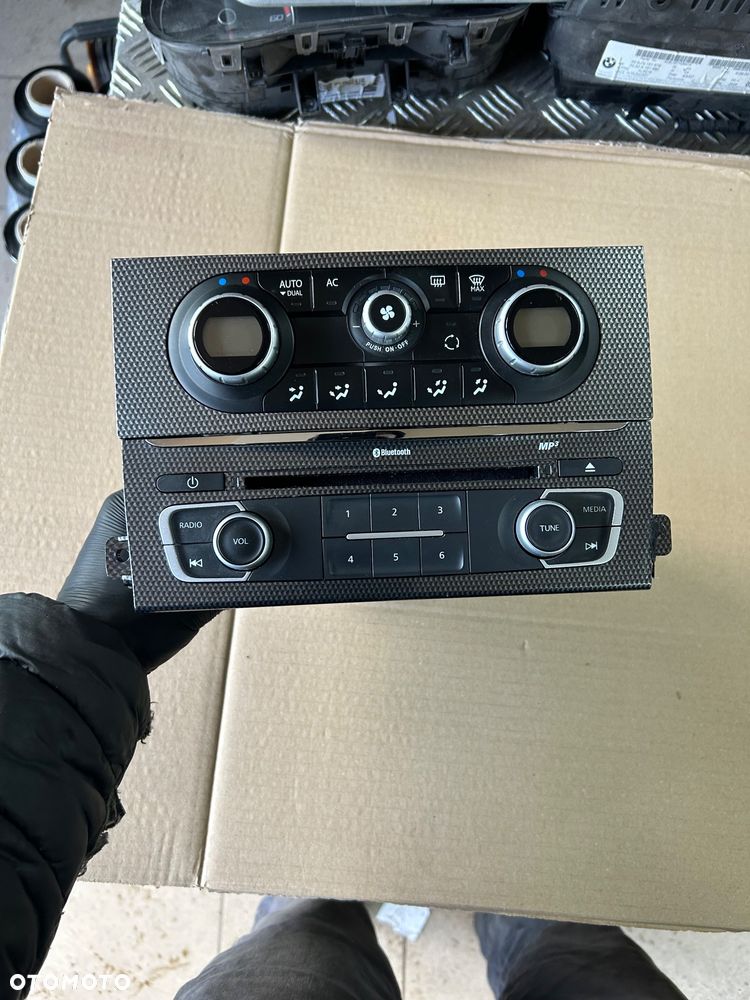 Renault Koleos I lift radio 281155640R - 1