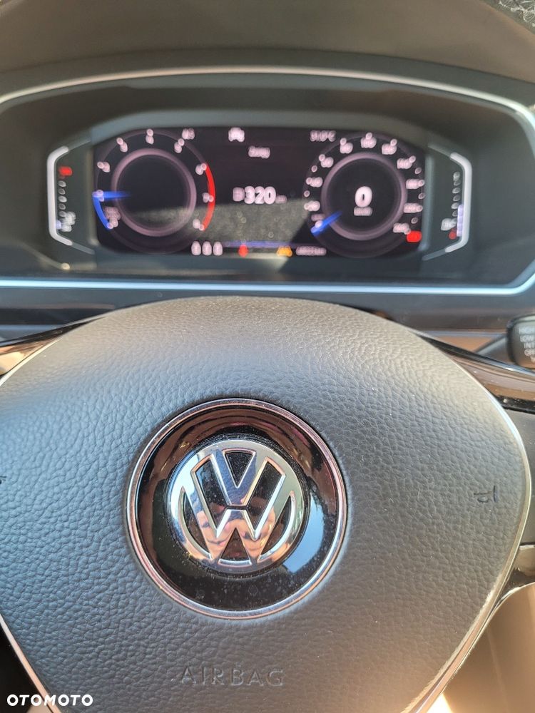 Volkswagen Tiguan - 5