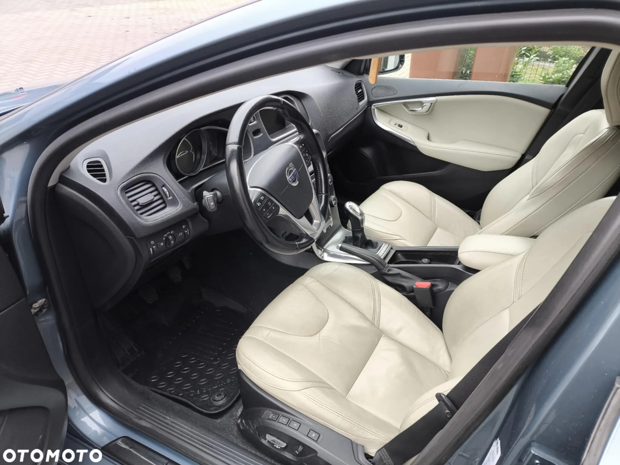 Volvo V40 D2 Summum - 10