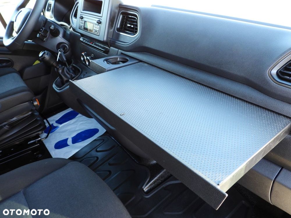 Renault MASTER PLANDEKA 8 PALET WEBASTO TEMPOMAT LEDY KLIMATYZACJA  165KM - 37