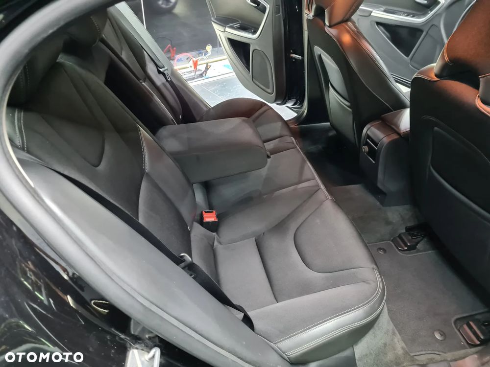 Volvo S60 Cross Country D3 Geartronic Pro - 13