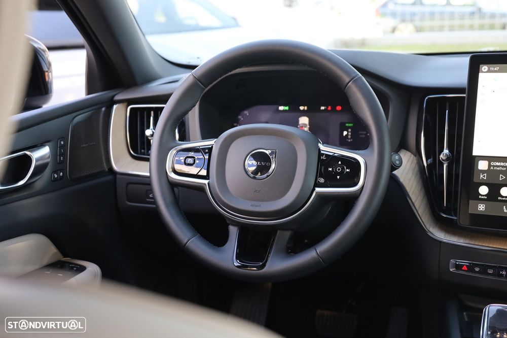 Volvo XC 60 2.0 T6 PHEV Plus Dark - 20