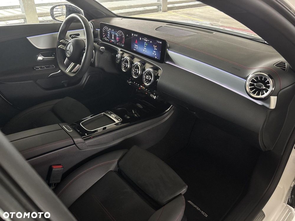 Mercedes-Benz CLA - 17