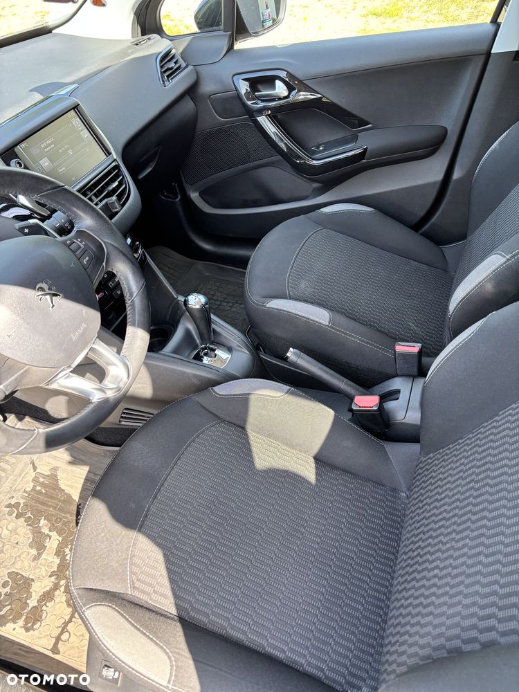 Peugeot 208 1.2 PureTech Active ETG5 - 7