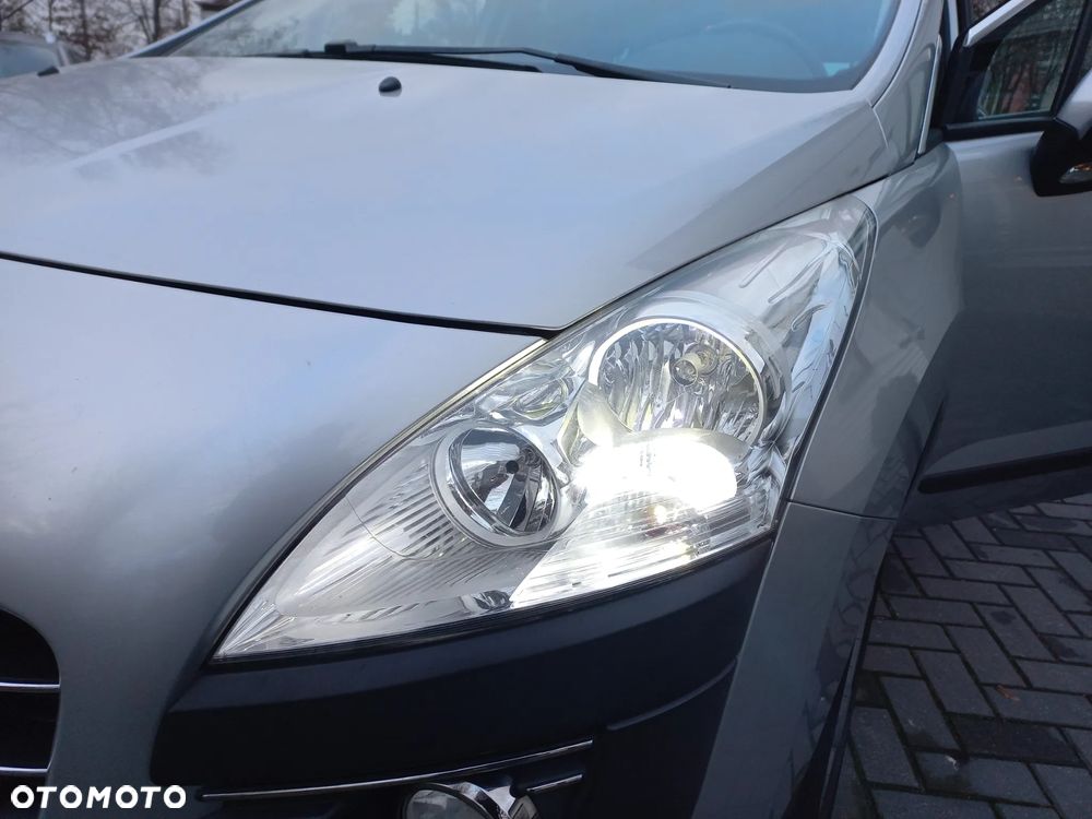 Peugeot 3008 1.6 HDi Premium - 8