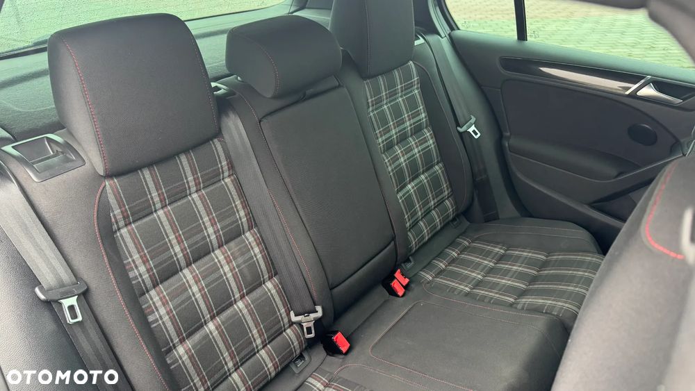 Volkswagen Golf VI 2.0 TSI GTI DSG - 10
