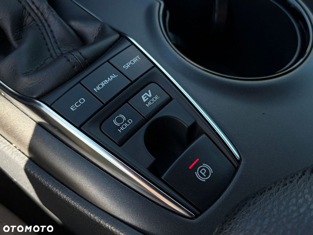 Toyota Camry 2.5 Hybrid Comfort CVT - 28