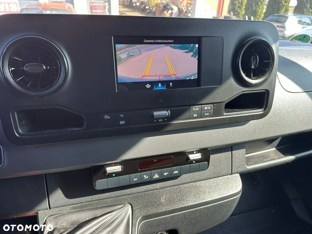 Mercedes-Benz Sprinter - 15