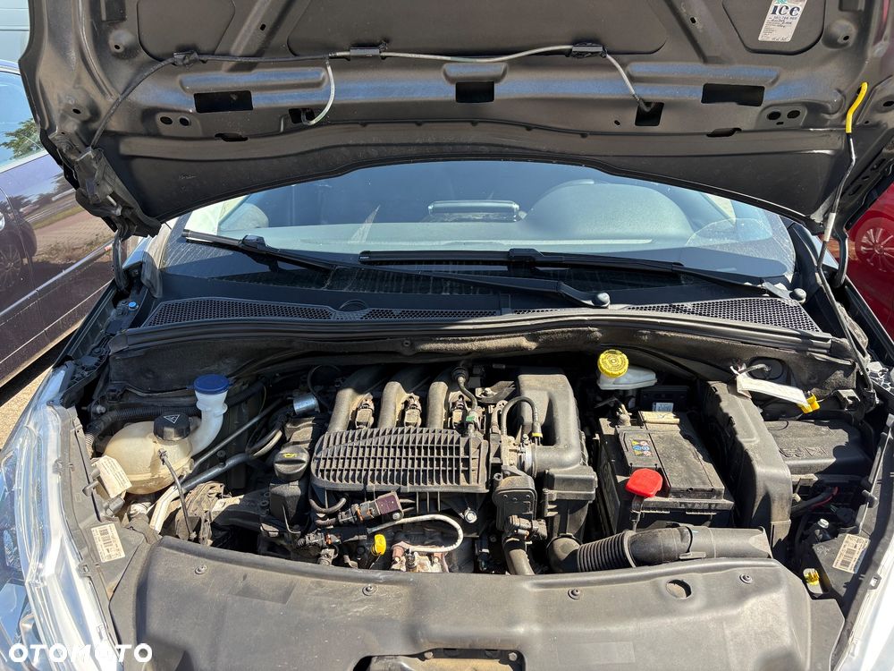 Peugeot 208 1.2 PureTech Style - 8