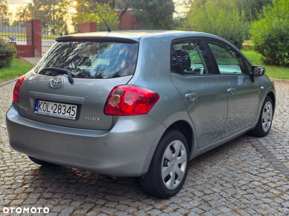 Toyota Auris 2.0 D-4D - 5