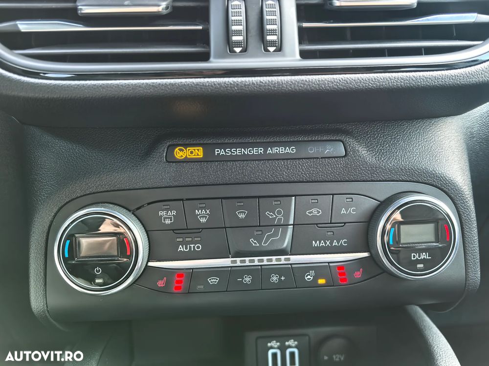 Ford Kuga 2.5 Duratec PHEV ST-LINE X - 24