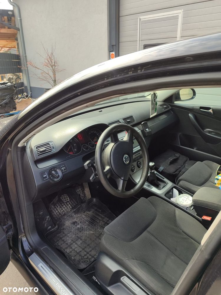 Volkswagen Passat 1.9 TDI Comfortline - 6