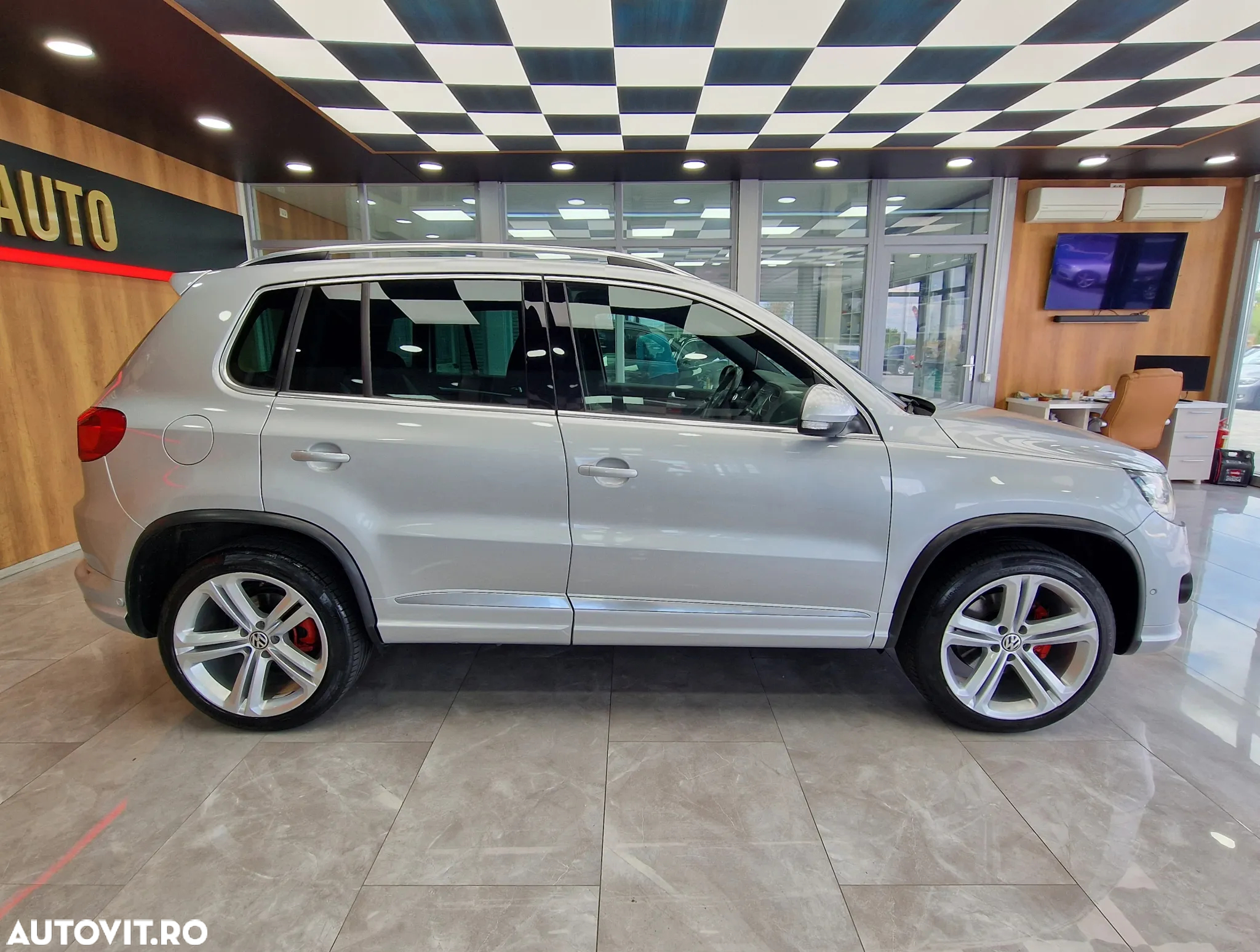 Volkswagen Tiguan 2.0 TDI 4Motion DSG BMT Sport & Style - 13