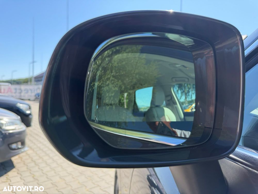 Volvo XC 60 B4 MHEV AT AWD Core - 19