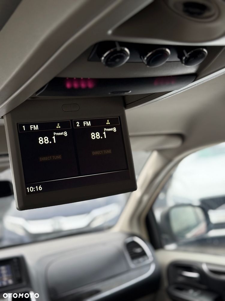 Chrysler Town & Country 3.6 Limited - 20