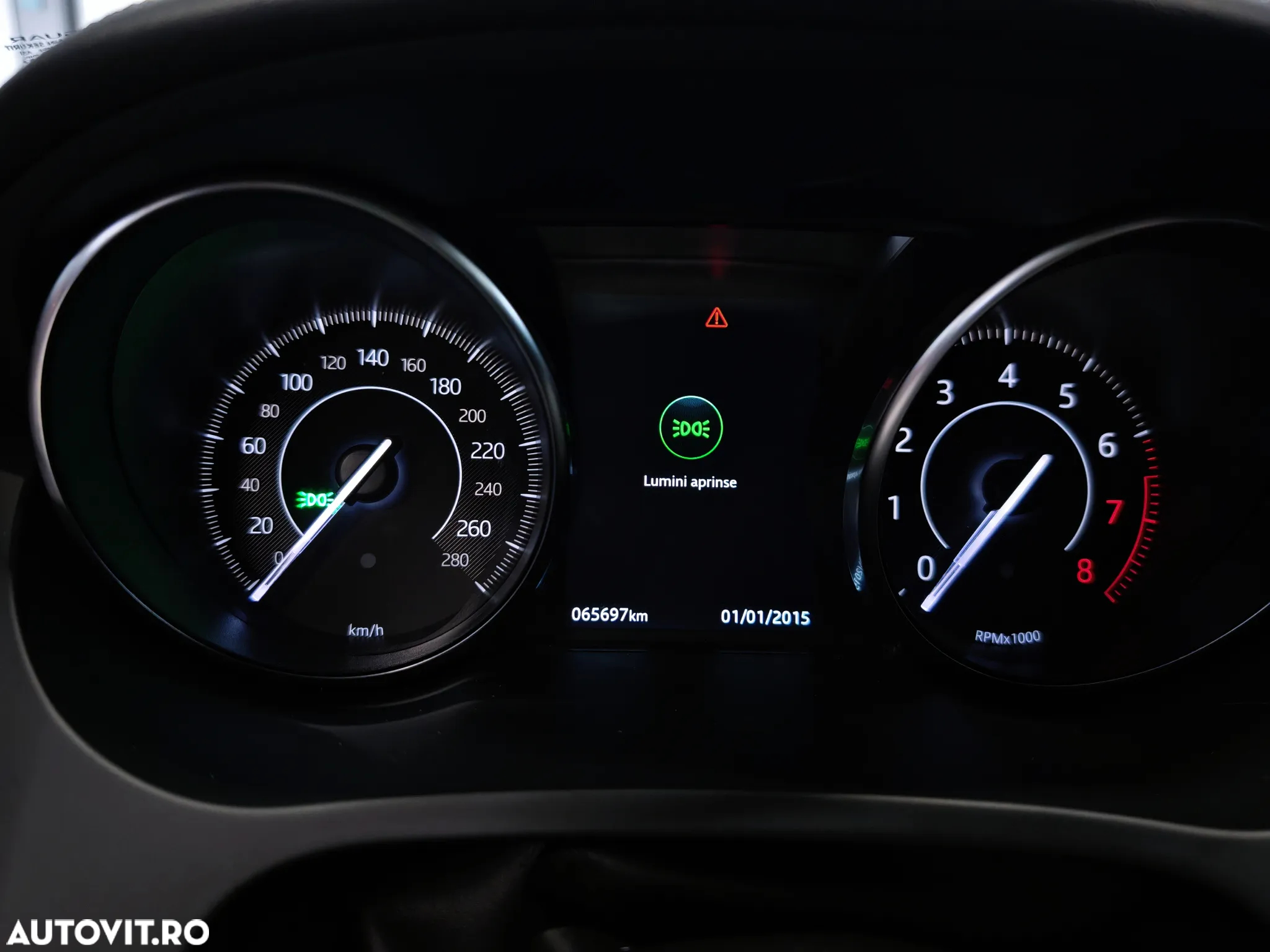 Jaguar E-Pace P200 AWD Aut. R-Dynamic - 29