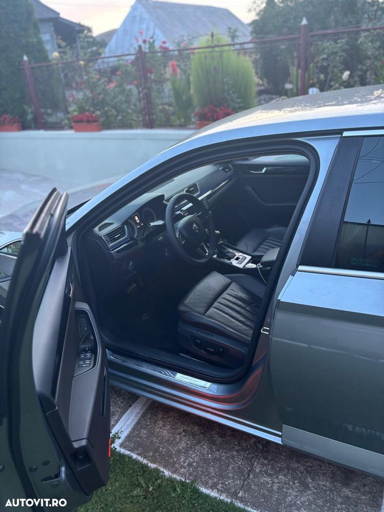 Skoda Superb 2.0 TDI DSG 4X4 Laurin & Klement - 9