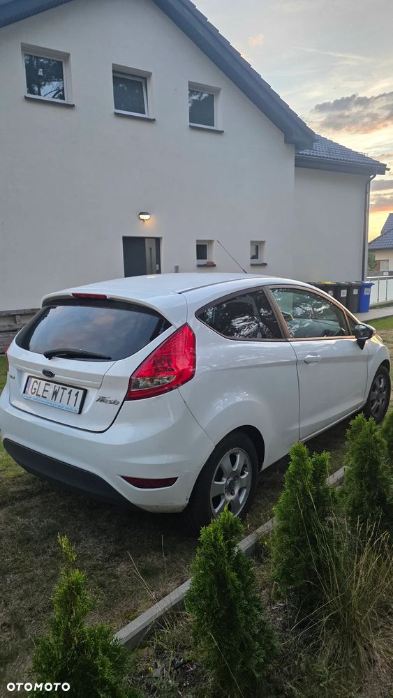 Ford Fiesta 1.6 TDCi DPF Trend - 4