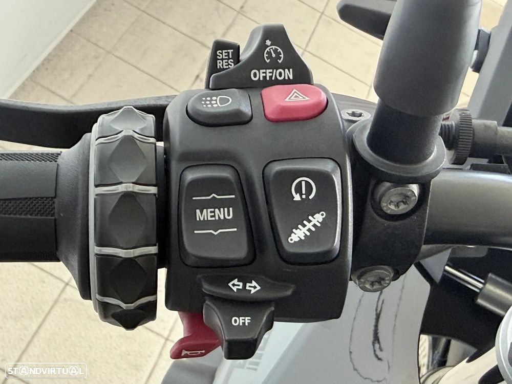 BMW F 750 GS TRIPLE BLACK - 7