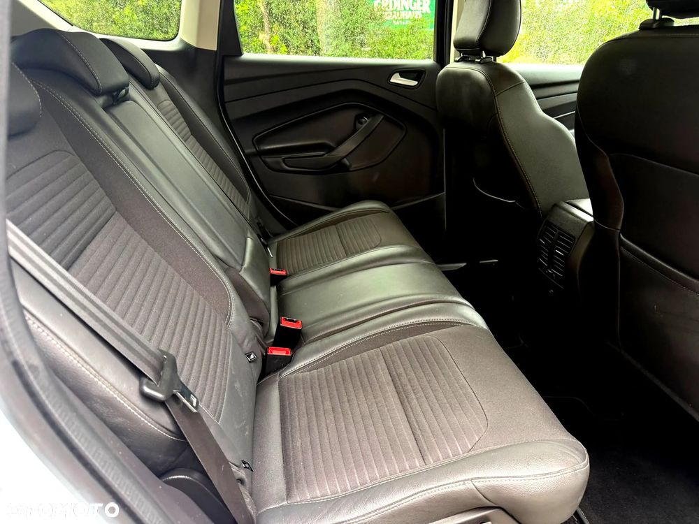 Ford Kuga 2.0 TDCi 2x4 Titanium - 9