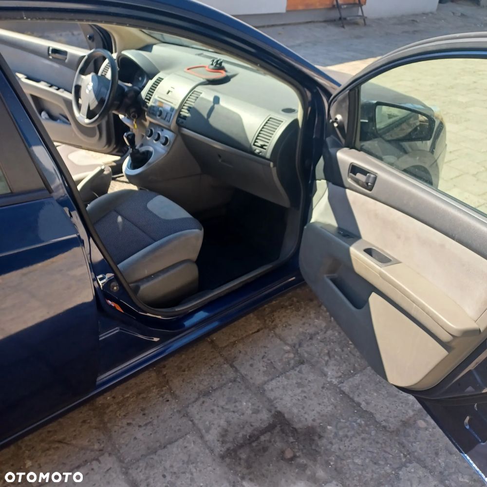 Nissan Sentra - 9