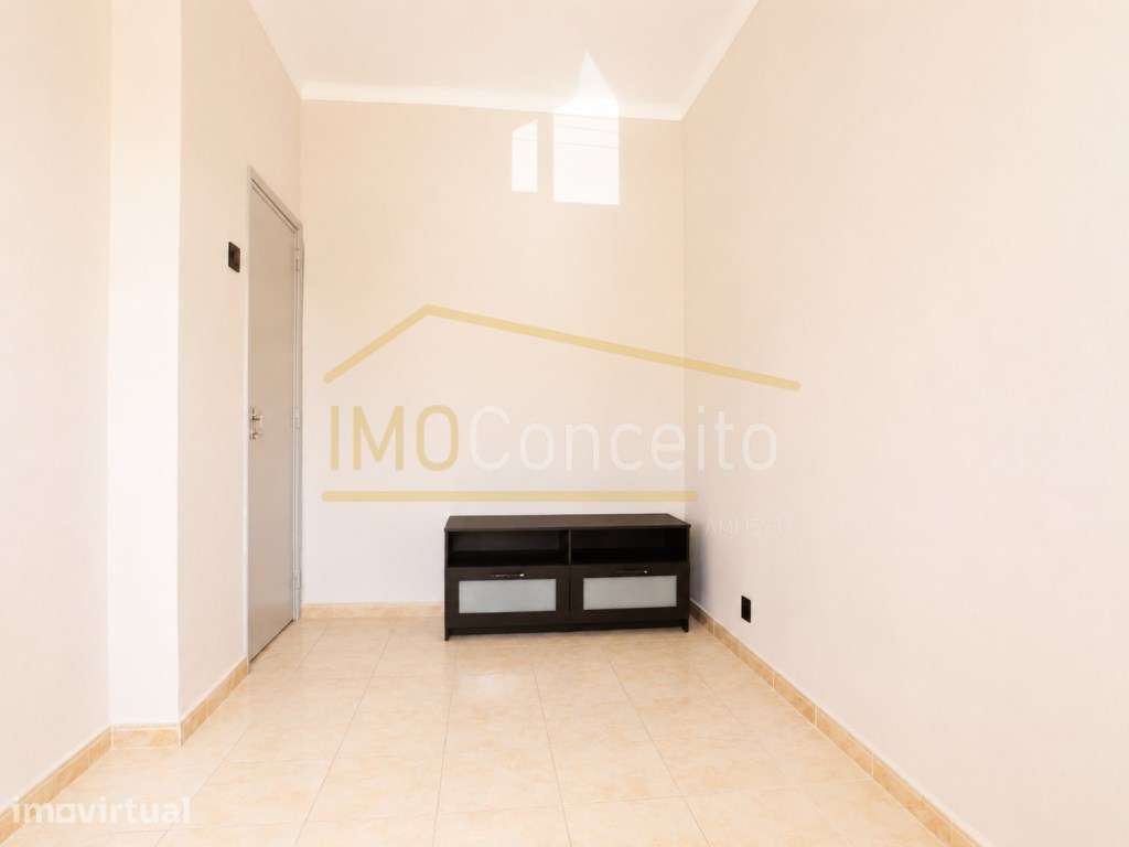 Apartamento T1- Próximo Estação ferroviária | Barreiro - Grande imagem: 4/16