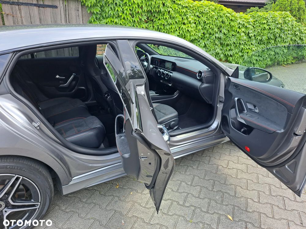 Mercedes-Benz CLA 200 7G-DCT Edition AMG Line - 12