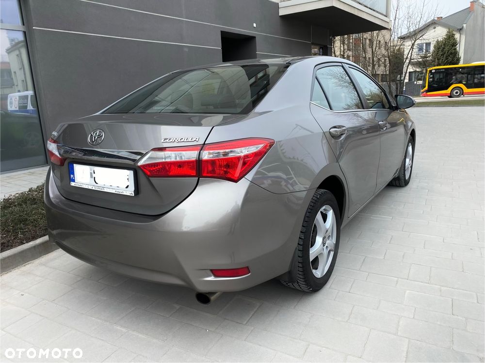 Toyota Corolla 1.6 Premium - 12
