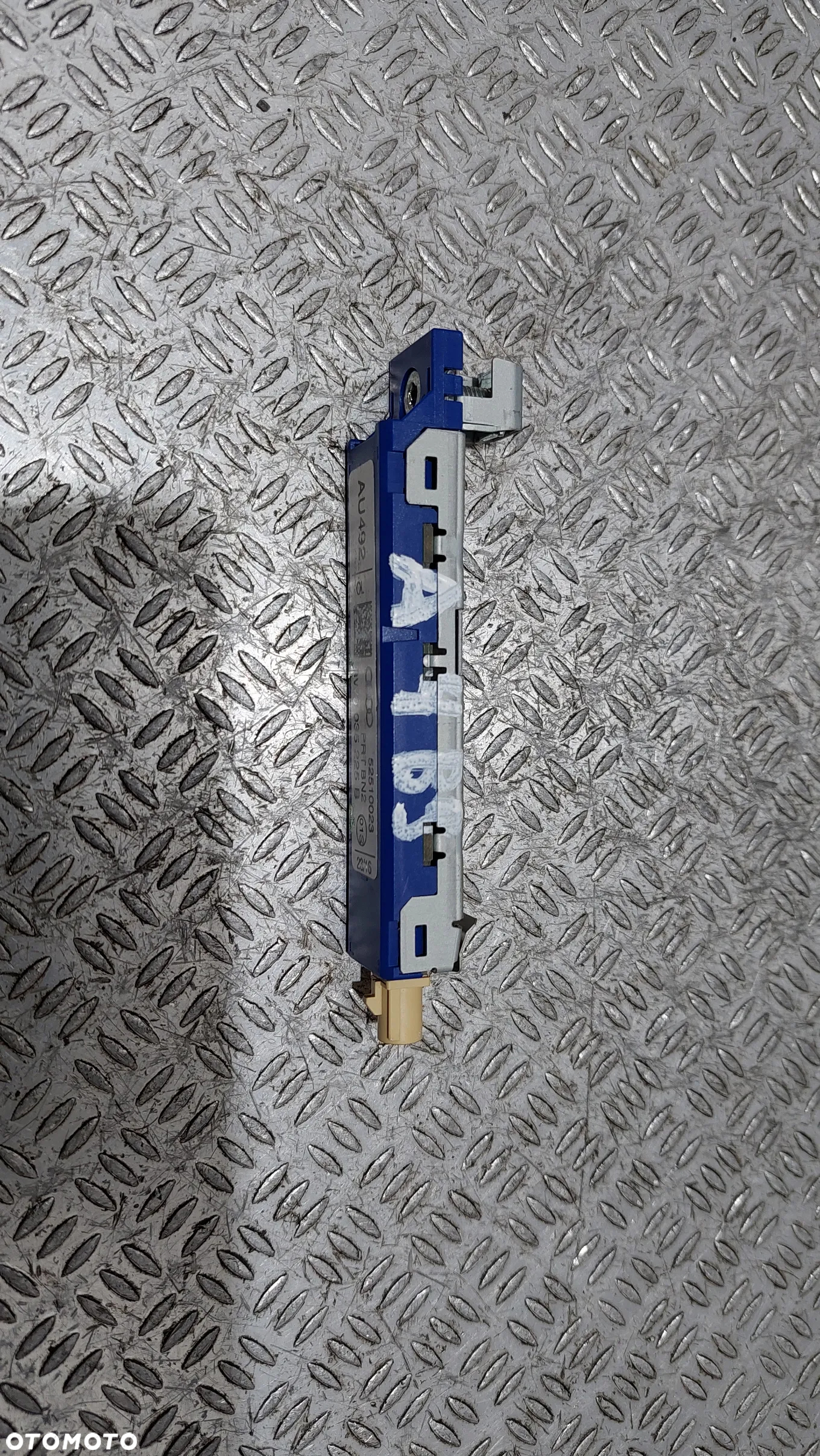 WZMACNIACZ ANTENOWY AUDI A4 B9 R2016 NR 8W9035225B - 2