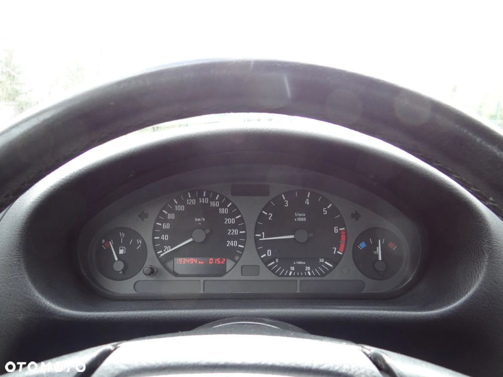 BMW Seria 3 316i - 27