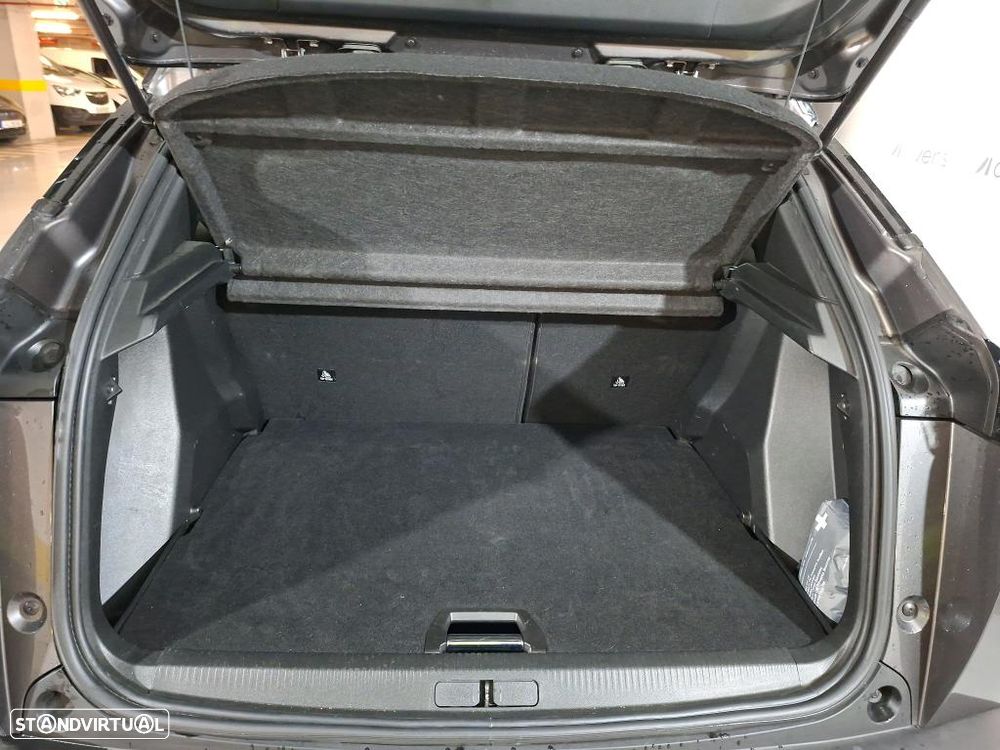 Peugeot 2008 1.5 BlueHDi GT EAT8 - 10