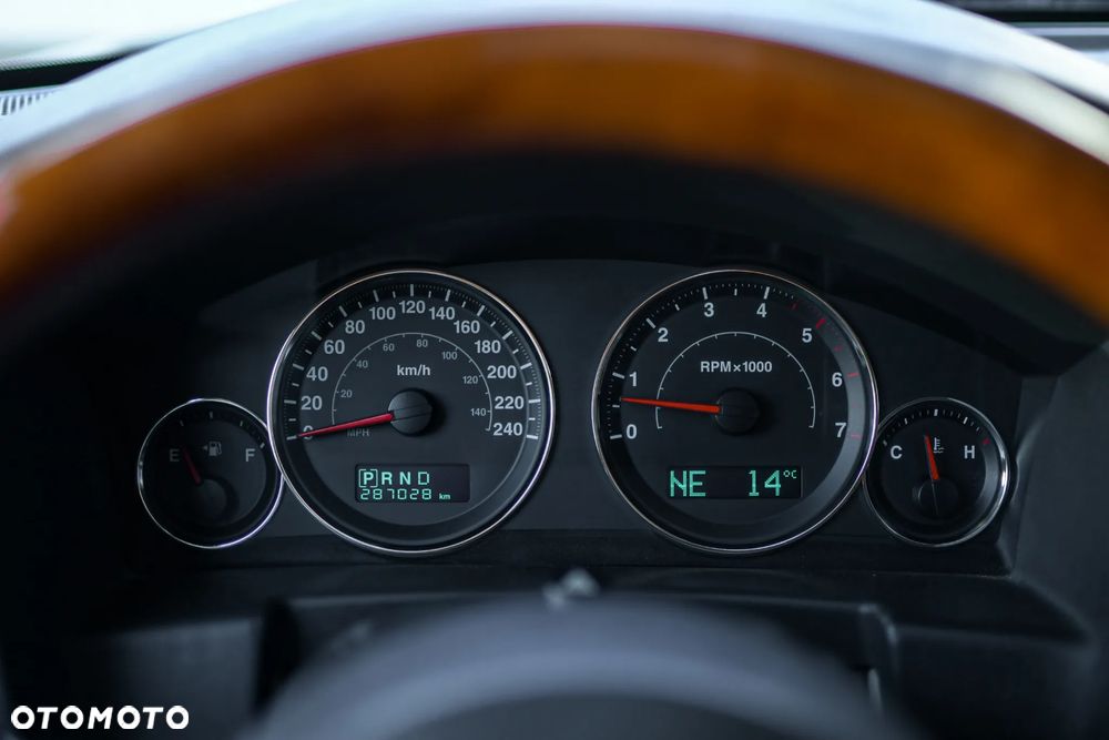 Jeep Commander 3.0 CRD Overland - 6