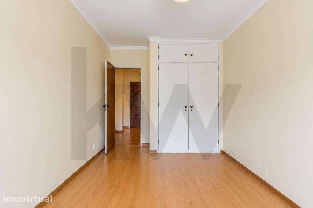 Apartamento T2 em São Domingos de Rana | Garagem Box e Arrumos - Grande imagem: 2/10