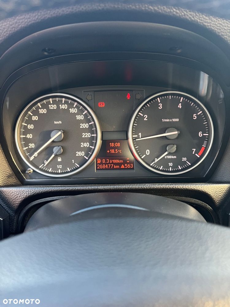 BMW Seria 3 318i - 14