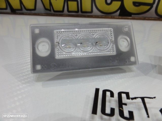 Suporte De Lâmpada De Matricula Com Led Branco Audi A4/S4/RS4 avant 1999-2001, A3 8L 01-03 - 3
