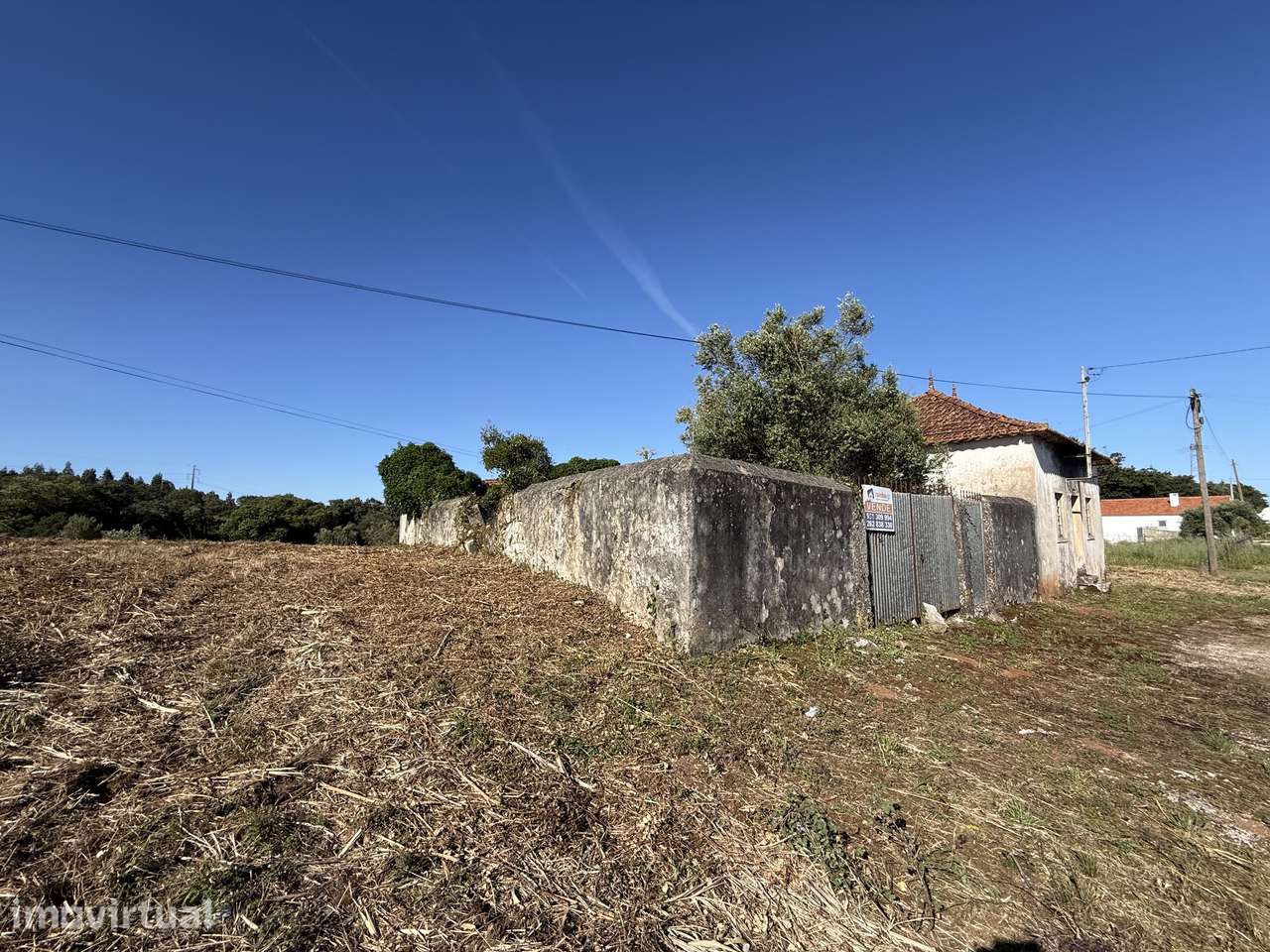 Terreno com casa e anexo para restaurar - Turquel, Alcobaça - Grande imagem: 2/30