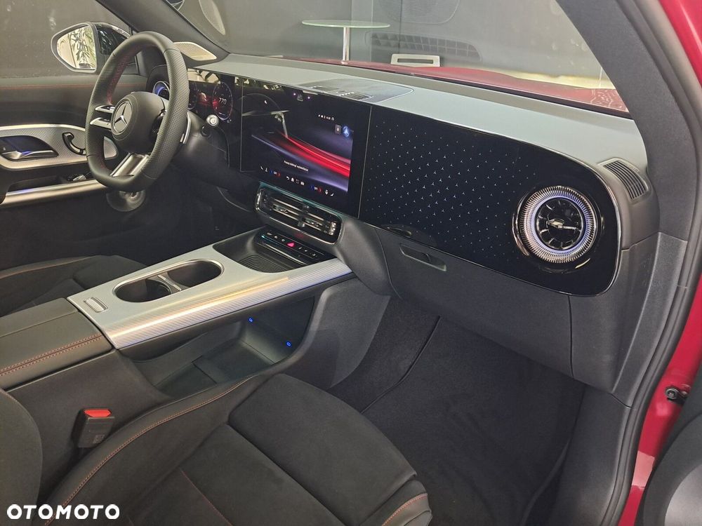 Mercedes-Benz GLB - 26