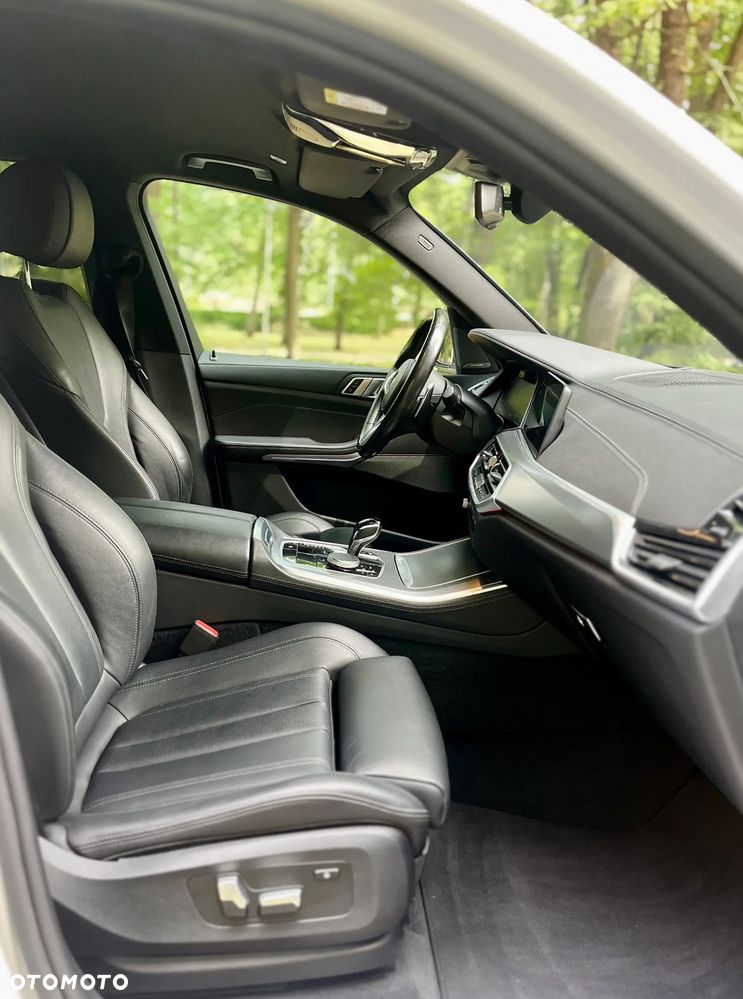 BMW X5 xDrive40d mHEV - 29